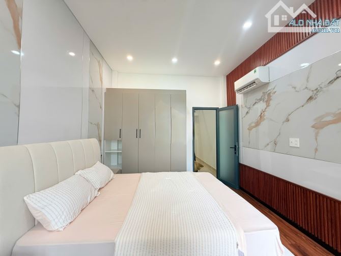 BÁN NHÀ DÂN XÂY- PHÚC LỢI- 45M2*4 ,3 NGỦ - 10M Ô TÔ ĐỖ TRANH- NGÕ NÔNG- SÁT  TRƯỜNG - 2