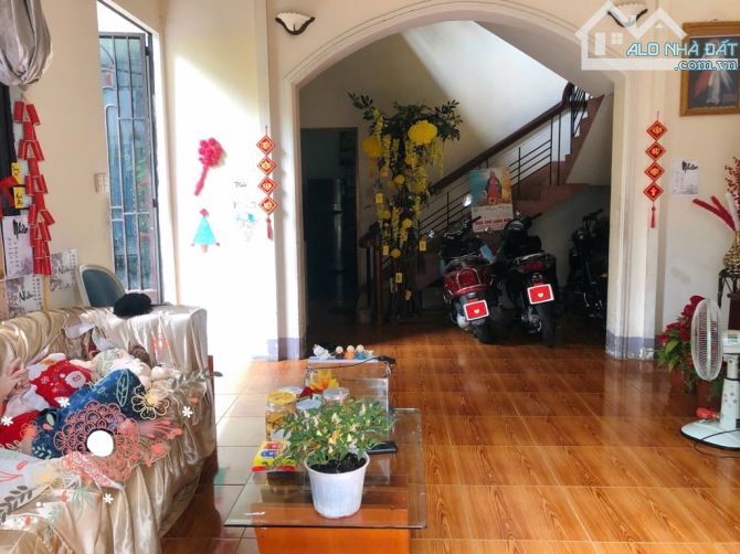 CHỦ GẤP HẠ CHÀO 1.7 tỷ. GIÁ CÒN 13.8  CĂN GỐC DIỆN TÍCH ĐẸP 8x15m (119,6 m2)  👉 NHÀ 1 ĐỜI - 2