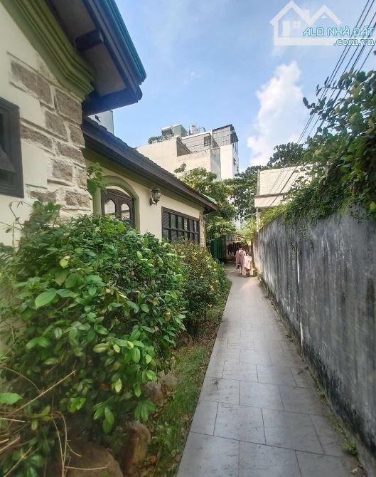 Q7 BIỆT THỰ CỔ SÂN VƯỜN KHUÔN VIÊN RỘNG GẦN 500M2 PHÙ HỢP KHÁCH MUA GIỮ TIỀN - 2