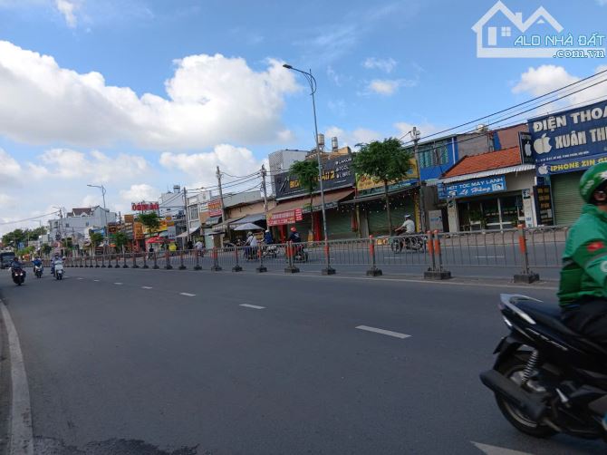Mặt Tiền TÔ KÝ - DT: 10x33 - Vị Trí VÀNG - Ngay NGUYỄN ẢNH THỦ - Chợ BA BẦU -  Chỉ: 20 Tỷ. - 2