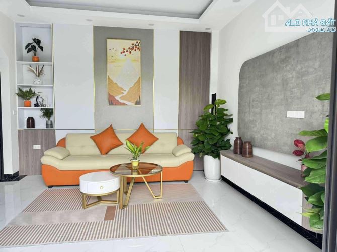 BÁN NHÀ GIANG BIÊN,  LONG BIÊN,  DT 38M , 5 TẦNG , NHỈNH 5 TỶ - 2