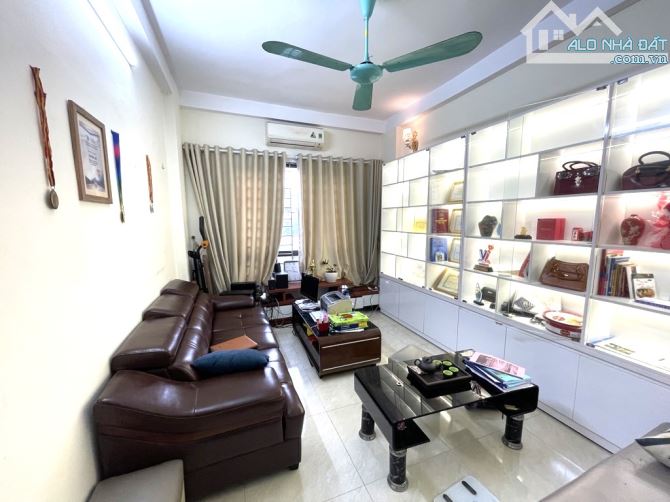 BÁN NHÀ ĐƯỜNG BÁT KHỐI 41M2, 4 TẦNG, NGÕ THÔNG Ô TÔ, 6.7 TỶ. - 2