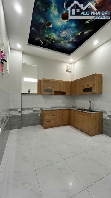 BÁN NHÀ NGUYỄN VĂN QUÁ, NGAY CHỢ CẦU, 6,4X11M, 2 TẦNG SÂN THƯỢNG - 2