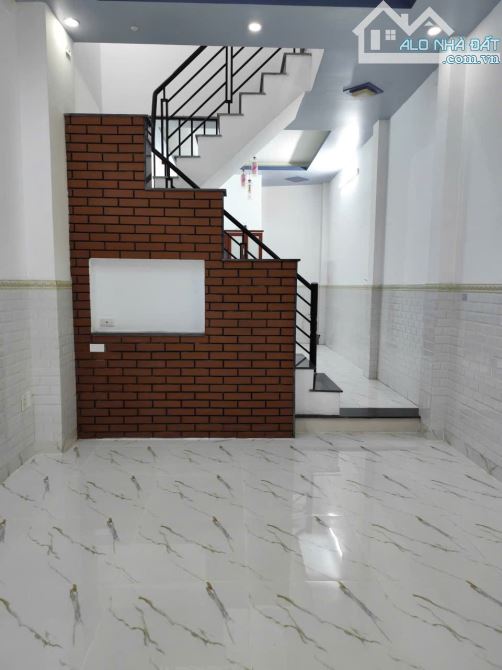 Nhà mới rất đẹp 1 lầu đường nhựa 5m ô tô đỗ trong nhà hiệp thành 13 q12 - 2