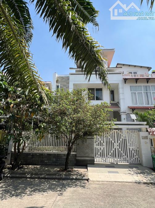 Bán biệt thự khu Compound Lương Định Của Q.2 - 10x27m Hầm 3 tầng giá 70 tỷ giảm 66 tỷ. - 2