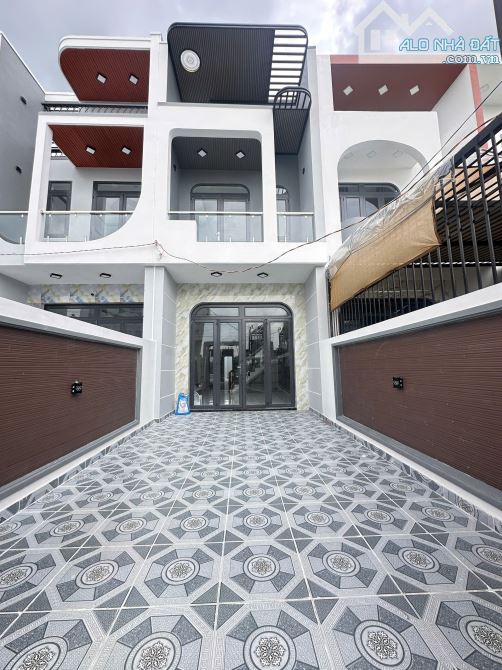 BÁN CĂN NHÀ PHỐ TRONG KHU DÂN CƯ - 2 TỶ 750 SHR - 2
