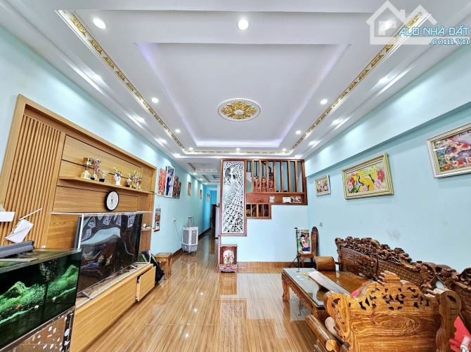 Bán nhà góc 2 mặt tiền 1 trệt 1 lầu 1 tum p. Tân Hoà - 2