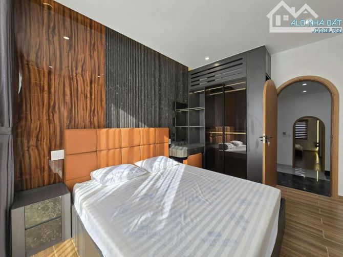 BÁN NHÀ 3 TẦNG THANH LƯƠNG 9- HÒA XUÂN 300M2 - 2