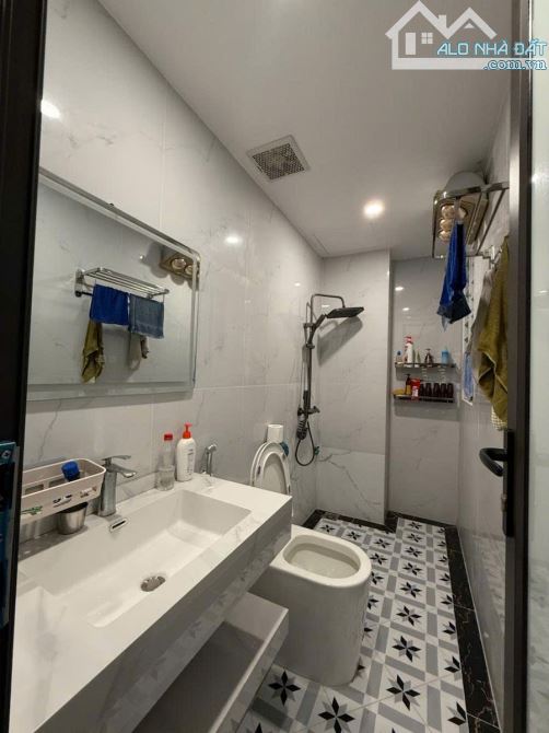 Bán nhà Xuân Thủy, 42m2*6T, thang máy, ngõ to rộng, gần phố, 13 tỷ - 2