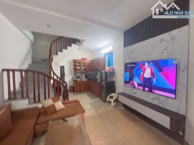 NHÀ 4 TẦNG LÔ GÓC 3 THOÁNG Ô TÔ ĐỖ CỬA - 2