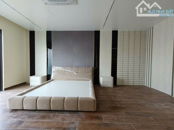 Nhà 6 tầng 74m² MT 5.6m. Gần Aeon Sân Golf, Cầu Vĩnh Tuy Long Biên. Ô tô vào. Giá 14.7 tỷ - 2