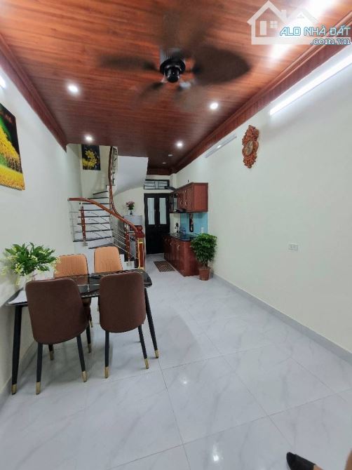 1 CĂN DUY NHẤT ĐỐNG ĐA - MỚI CỨNG 5 TẦNG 3 NGỦ KHÉP KÍN - 2 MẶT NGÕ TRƯỚC SAU NGÕ THÔNG - - 2