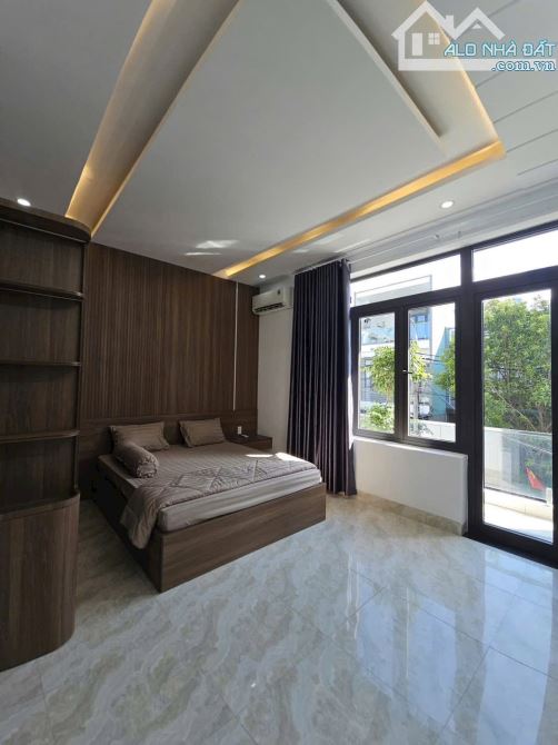 bán nhà 3 tầng  Mặt tiền Đặng Huy Tá, Gần Hoàng Thị Loan - 2