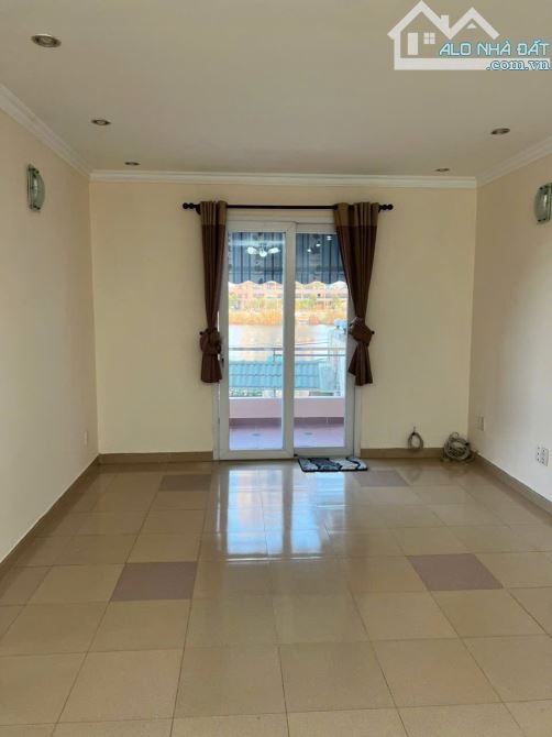 Cho thuê nhà biệt thự Nguyễn Văn Linh - Quận 7 - 160m2 - 25tr/tháng - 2