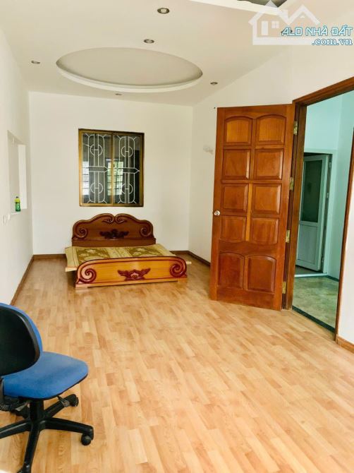 Cho thuê nhà nguyên căn ngõ 9 Khuất Duy Tiến - Thanh Xuân - Phân lô - Ô tô đỗ cửa - 2
