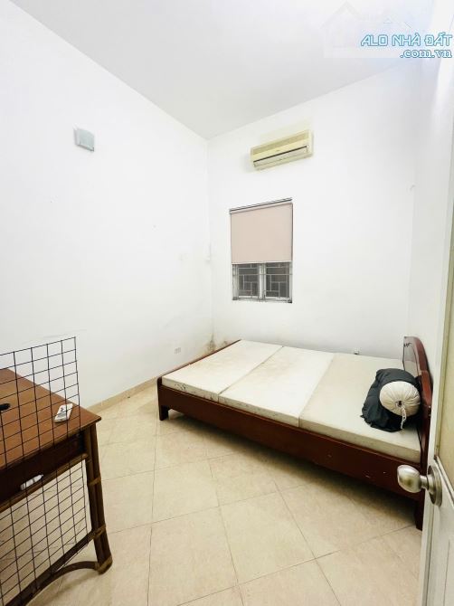 Cho thuê nhà nguyên căn ngõ 178 Giải Phóng, 50m2 x 2 tầng, 3 ngủ, 2 wc,  8tr5/tháng - 2