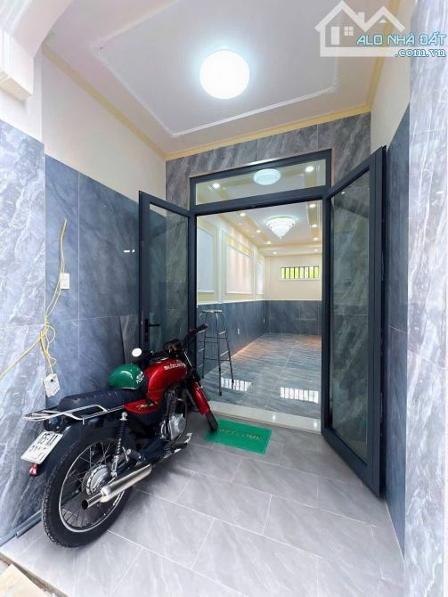 🌟🌟🌟NHÀ TRỆT LẦU MỚI - 3 PHÒNG NGỦ - HẺM 25 NGUYỄN VĂN LINH ( CẶP BÊN SIÊU THỊ MEGA ) - 2