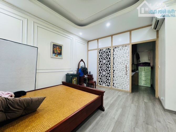 🌺 HÀNG SIÊU VIP - LÔ GÓC - NHÀ 4 TẦNG MẶT PHỐ - KINH DOANH SẦM UẤT - ĐƯỜNG RỘNG OTO TRÁNH - 2