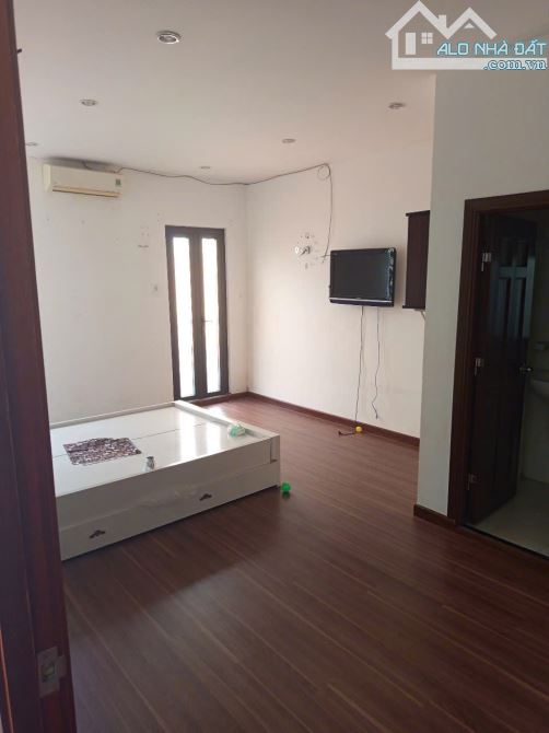 Cho thuê nhà hxh 6m nguyễn sơn, quận tân phú, dt 5 x 7m, nhà 1 lầu, 1pn 2wc, giá 10tr - 2