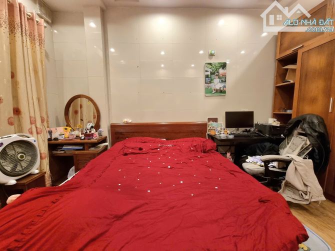 Bán nhà Trần Phú cạnh HV Bưu Chính, 42m x 4 tầng, ô tô tránh kinh doanh sầm uất - 2