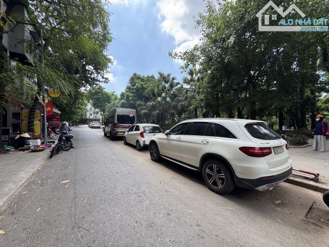 HOÀNG CẦU -ĐỐNG ĐA-VỊ TRÍ ĐẮC ĐỊA-GIÁ ĐẦU TƯ-PHÂN LÔ-GẦN CÔNG VIÊN-13.5 TỶ - 2