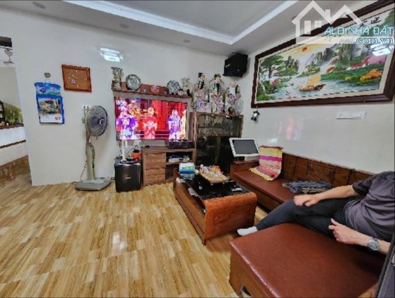 CƠ HỘI SỞ HỮU NHÀ ĐẸP LONG LANH 90M2 1T QUAN THỔ 1 , CHỦ CẦN BÁN GẤP GIẢM CHÀO 600TR - 2
