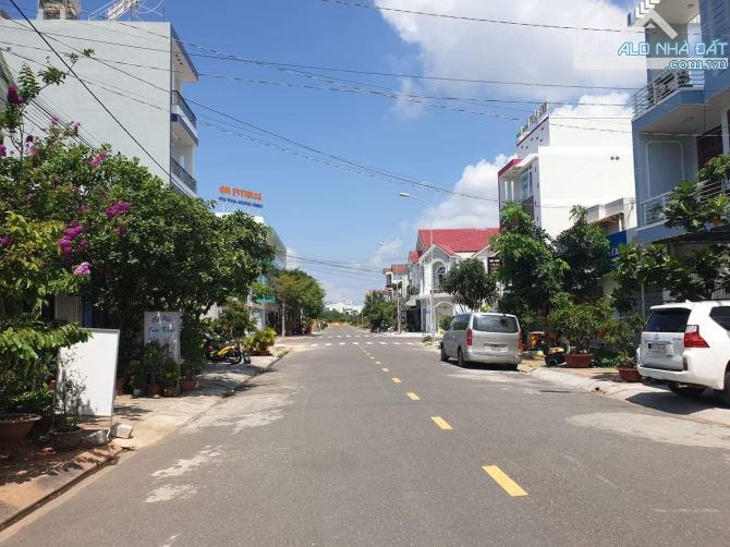Bán 100m2 mặt tiền Hoàng Bích Sơn trung tâm thành phố cạnh công viên Hùng Vương - 2