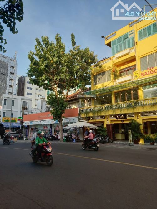 Siêu phẩm! Bán tòa nhà CHDV Lê VĂn Sỹ,P12 Quận 3- 10x17m 8 tầng+TM. HĐT:200tr/th-Giá 49 tỷ - 2