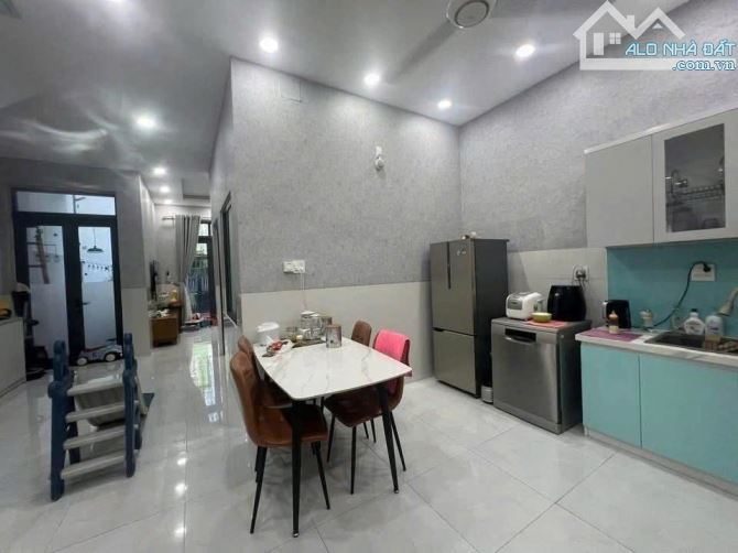 Siêu phẩm nè anh chị ơii, nhà 2 lầu, chỉ có 1 tỷ 450, DT 146m2. ở Tân Thông Hội-CC. SHR - 2