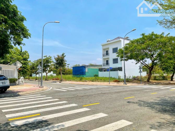 BÁN ĐẤT KHU BCA PHẠM HỮU LẦU, 12x26m, 318M2, CẠNH CÔNG VIÊN, CHỈ 65TR/M2 - 2