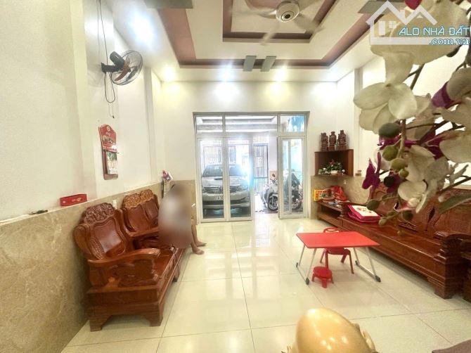 Bán nhà 3tầng  Nguyễn tri phương. P dĩ an dt 90m - 2