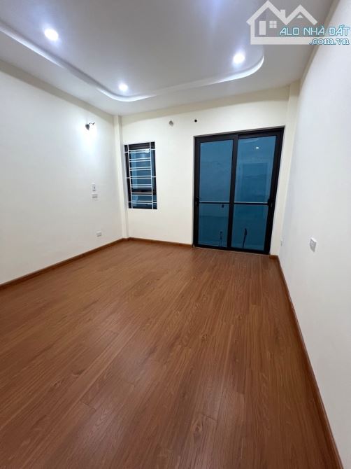 BÁN NHÀ ĐƯỜNG THẠCH BÀN 40M2, 6 TẦNG THANG MÁY, Ô TÔ ĐỖ CỔNG, 8.7 TỶ. - 2