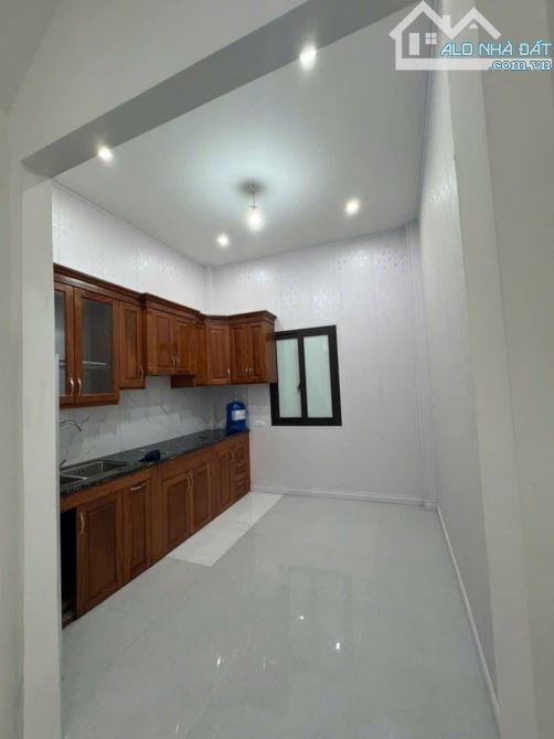 Chính chủ gửi bán nhà 3 tầng 38m2 dân xây đường Chiến Thắng, La Khê, Hà Đông. Giá hơn 7 tỷ - 2