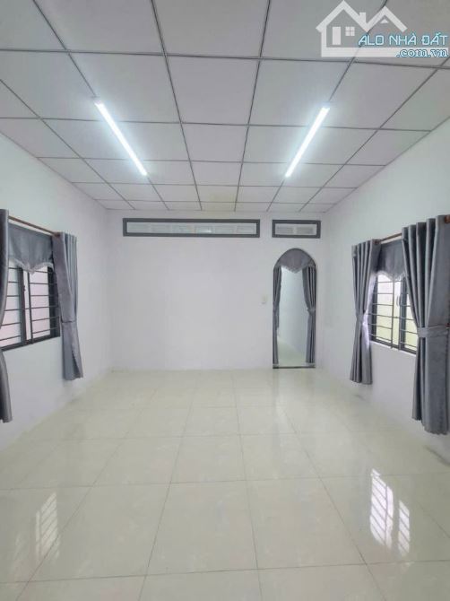 Ngộp Thở ! Cần bán gấp căn nhà ở Đ. Trần Thị Bàu , Tân An Hội 144m2 SHR giá 920tr - 2