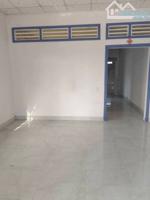 NỢ MỘT ĐỐNG ! Cần bán gấp căn nhà ở 1/ Đ. Hồ Văn Tắng , Củ Chi 189m2 SHR giá 980tr - 2