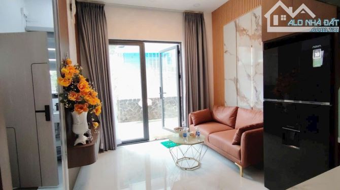 TÀI CHÍNH 7 Tỷ sở hữu ngay nhà đẹp 2 mặt thoáng - Diện tích hiếm 5x18m. LÔ NHÌ HTP Q7 cũ - 2