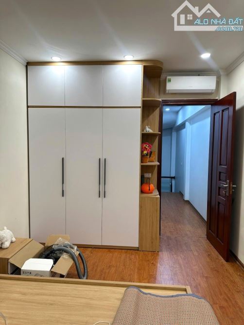 BÁN NHÀ ĐƯỜNG THẠCH BÀN 40M2, 5 TẦNG, NGÕ NÔNG, GẦN PHỐ, 7.95 TỶ. - 2