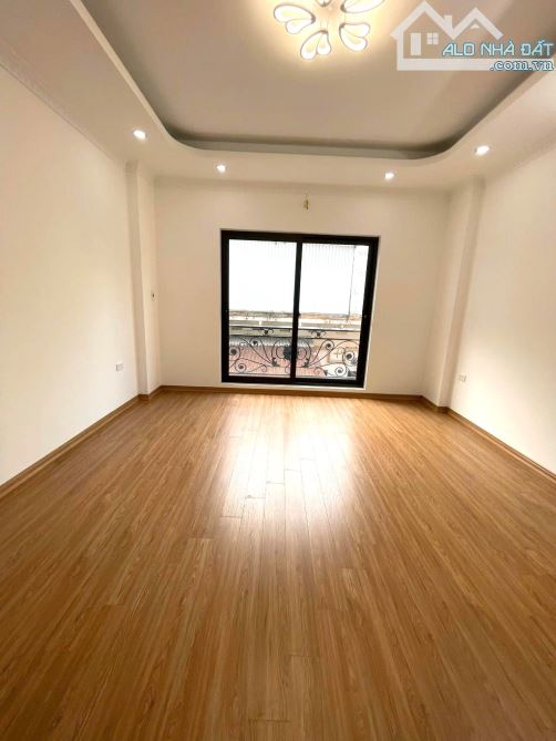 BÁN NHÀ ĐƯỜNG THẠCH BÀN 31M2, 5 TẦNG MỚI ĐẸP, Ô TÔ ĐỖ CỔNG, 5.95 TỶ. - 2