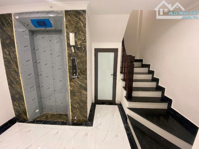 Bán nhà Cổ Linh - ô tô vào nhà - 6 tầng thang máy - 50m - 12.9 tỷ - 2