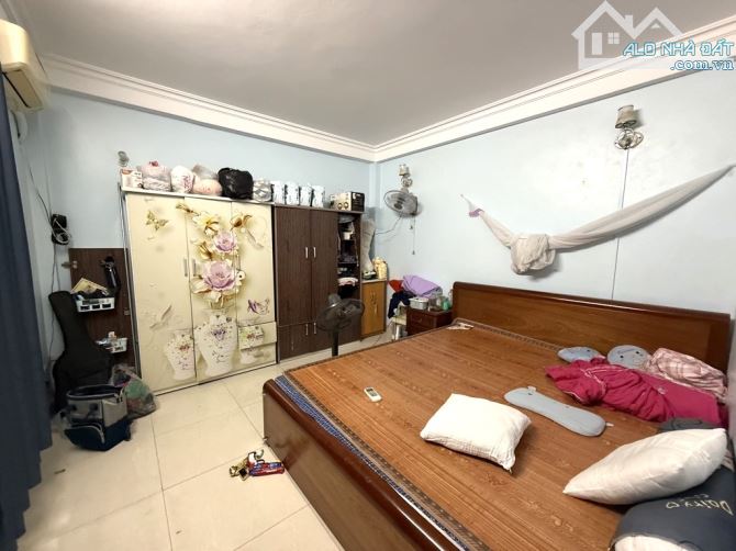 BÁN NHÀ ĐƯỜNG VIỆT HƯNG 35M2, 5 TẦNG, NGÕ THÔNG, Ô TÔ ĐỖ CỔNG, 5.55 TỶ - 2