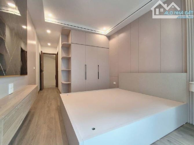 BÁN NHÀ ĐƯỜNG VIỆT HƯNG 35M2, 6 TẦNG MỚI ĐẸP, GARA Ô TÔ, 7.9 TỶ - 2