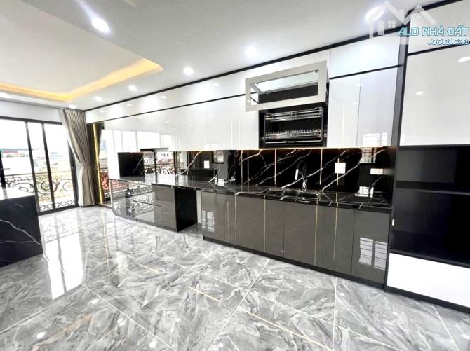 Mới đẹp Khâm Thiên, 6T thang máy, thông sàn gara, KD, ô tô tránh, 55m2