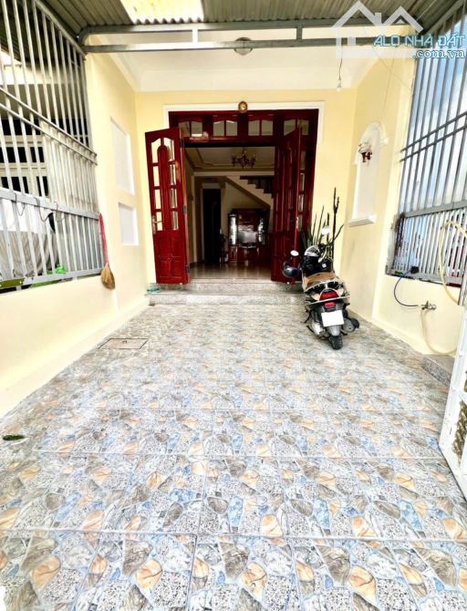 Nhà 2 tầng có chỗ đậu oto trong nhà, đường oto 7 chỗ dt hơn 100m giá tốt chỉ hơn 6ty - 2