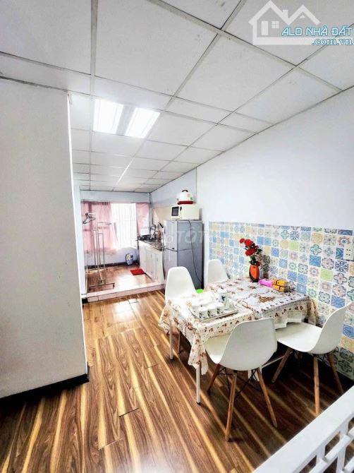 Cho thuê căn hộ duplex phố Trần Quốc Toản, Q. Hoàn kiếm, diện tích 100m, 2 ngủ, 12 triệu. - 2