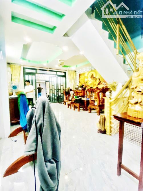 Bình Tân  2 Tầng ,98m² ( 5.4x17m, nở hậu 6.2m) , Hẻm 4m , Giá hơn 5 tỷ - 2