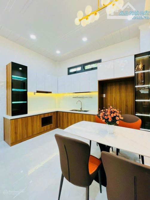 Cách mặt tiền 50m - Nhà mới 3 Tầng kế bên Chợ Tân Bình, Giáp Q10 DT: 4x16m _ Chỉ 7.8 tỷ - 2