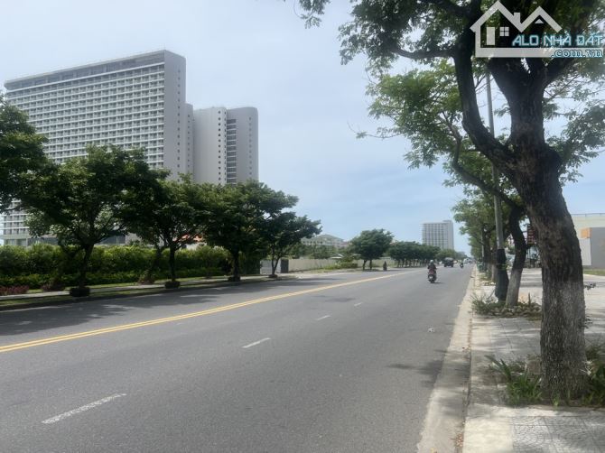 BÁN LÔ ĐÔI MẶT TIỀN VÕ NGUYÊN GIÁP NGŨ HÀNH SƠN - NGAY TRUNG TÂM HỘI NGHỊ QUỐC TẾ  ARIYANA - 2