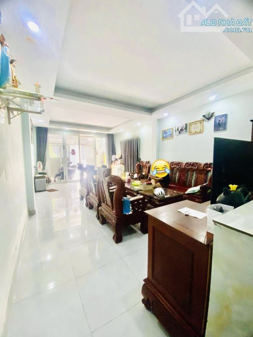 Bán Nhà Ngay CVPM Quang Trung Q12 -90 M2( 4,5 x22)- 3Tầng- HXH 6m - Chỉ 5,46Tỷ. - 2