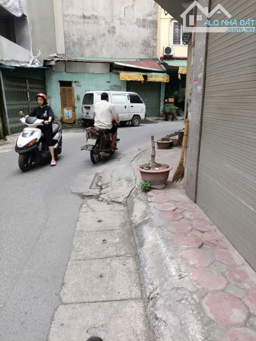 Gốc đề đất  70m ô tô tránh, mặt tiền đẹp, gần phố - 2