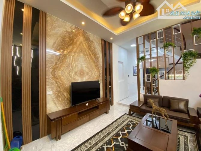 NHÀ ĐẸP MỚI XÂY, VỊ TRÍ ĐẸP – VÀI BƯỚC CHÂN RA HỒ TÂY – DTSD 44M2 x 5T, GIÁ 9.4 TỶ - 2